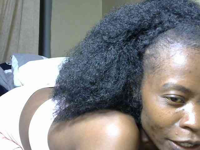 PrettyAlianah webcam