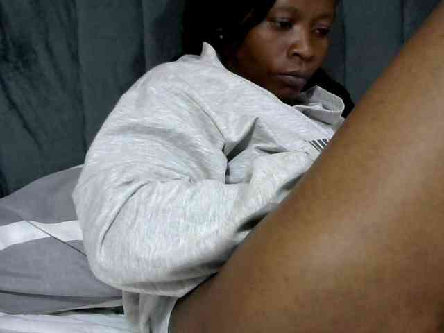 PrettyAlianah webcam