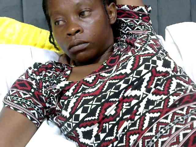 PrettyAlianah webcam