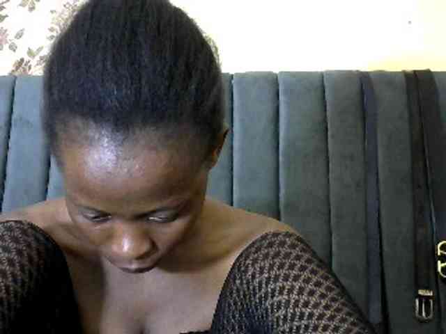 PrettyAlianah webcam