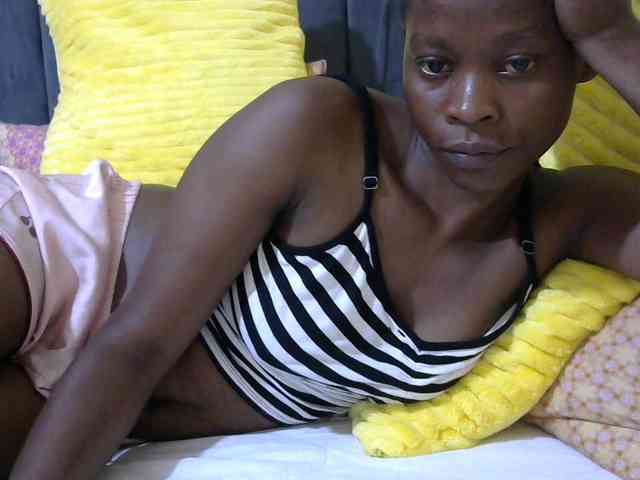 PrettyAlianah webcam