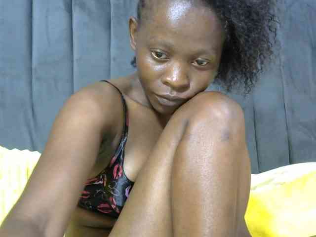 PrettyAlianah webcam