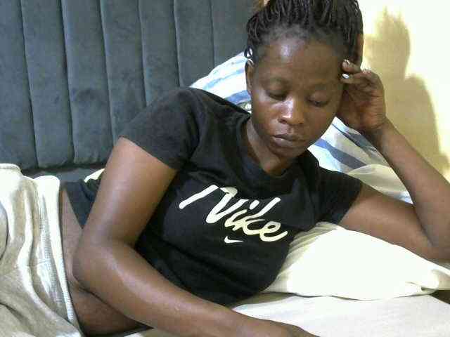 PrettyAlianah webcam