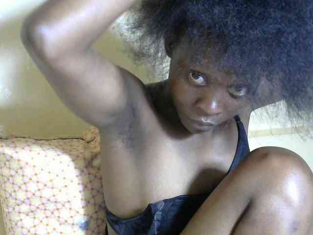 PrettyAlianah webcam