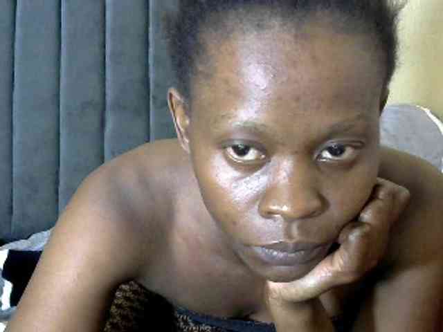 PrettyAlianah webcam