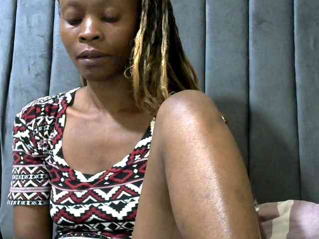 PrettyAlianah webcam