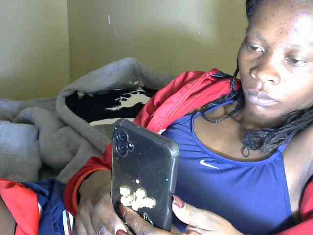 PrettyAlianah webcam