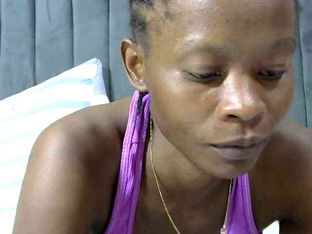 PrettyAlianah webcam