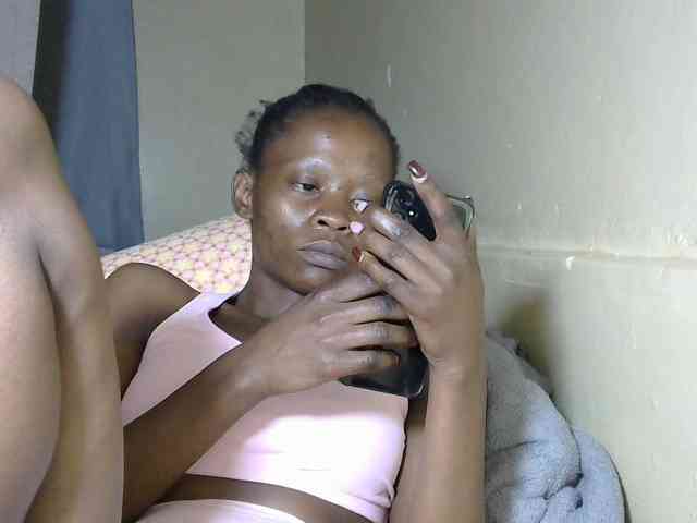 PrettyAlianah webcam