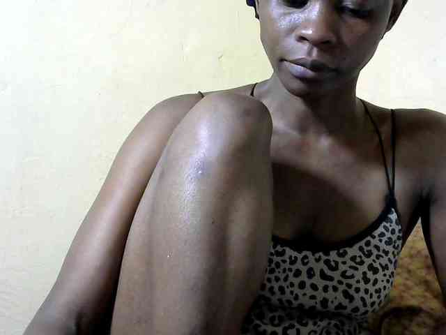 PrettyAlianah webcam