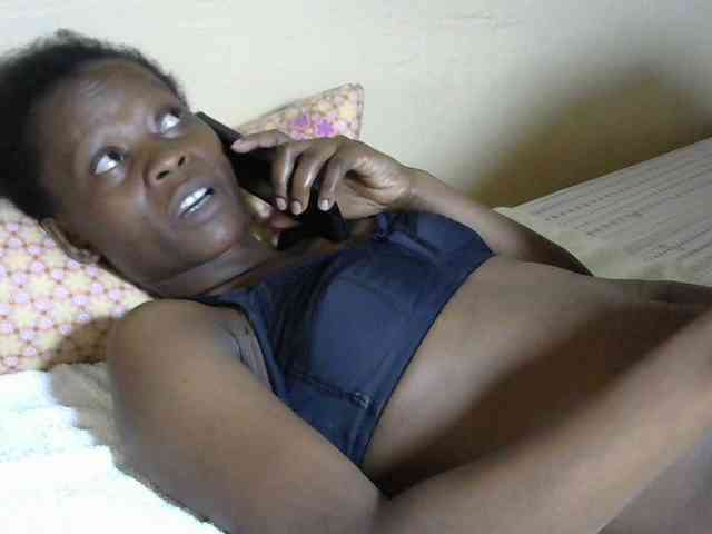 PrettyAlianah webcam