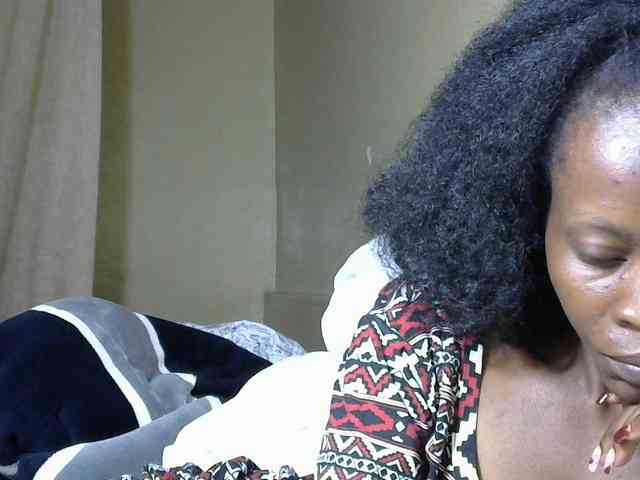 PrettyAlianah webcam