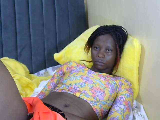 PrettyAlianah webcam