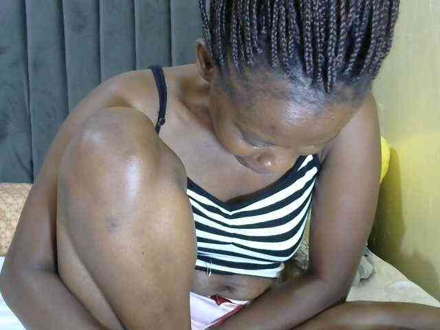 PrettyAlianah webcam