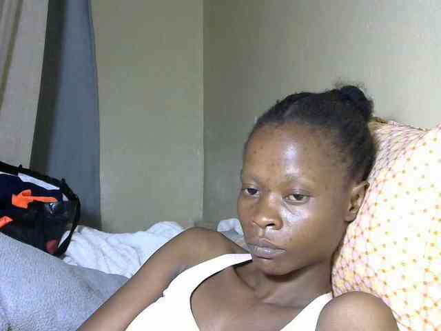 PrettyAlianah webcam