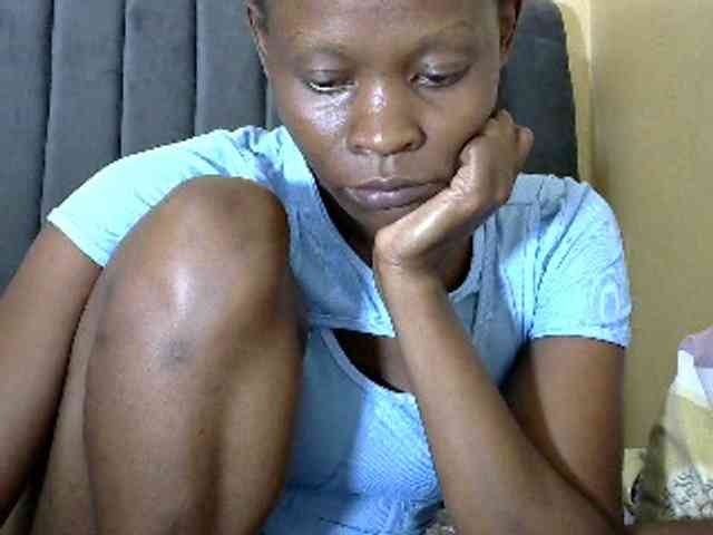 PrettyAlianah webcam