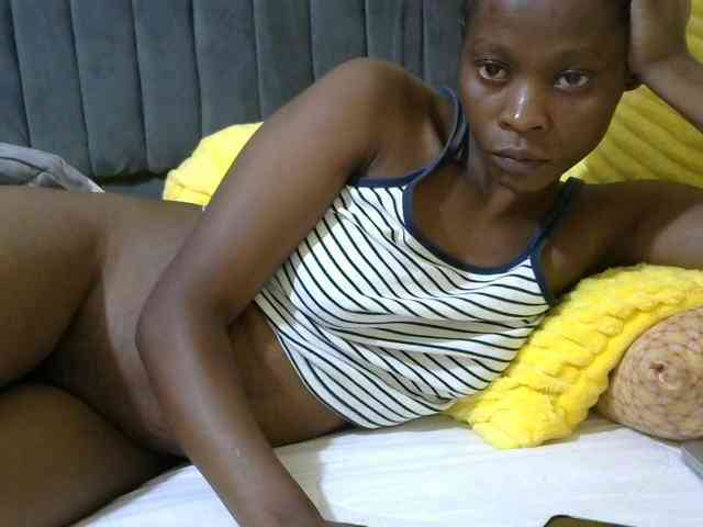 PrettyAlianah webcam