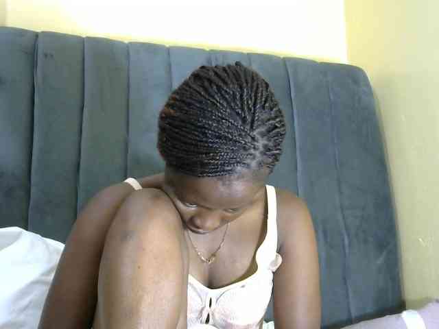 PrettyAlianah webcam