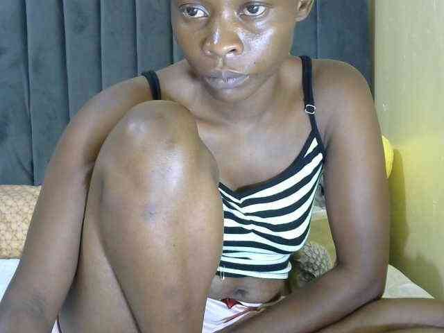 PrettyAlianah webcam