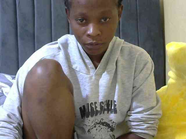 PrettyAlianah webcam