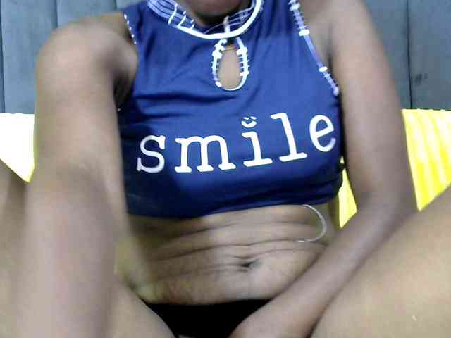 PrettyAlianah webcam