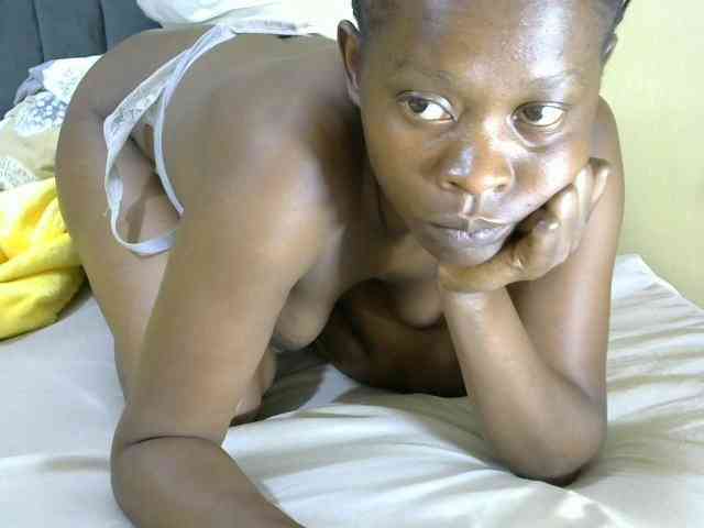 PrettyAlianah webcam