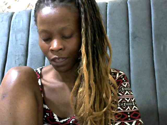 PrettyAlianah webcam