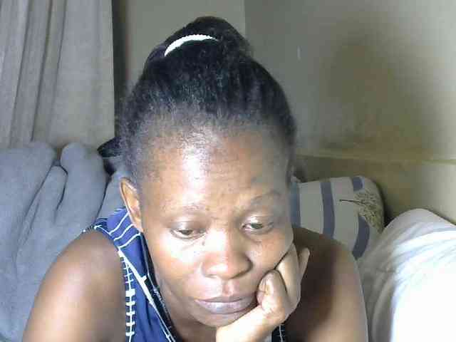 PrettyAlianah webcam