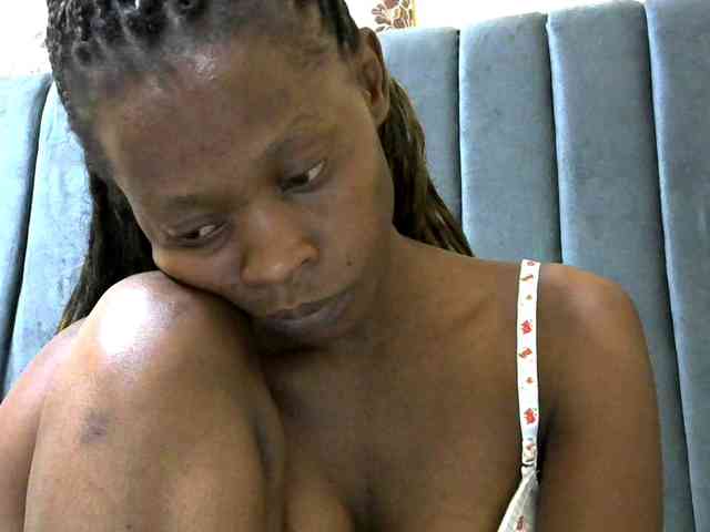 PrettyAlianah webcam