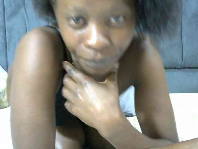 PrettyAlianah webcam