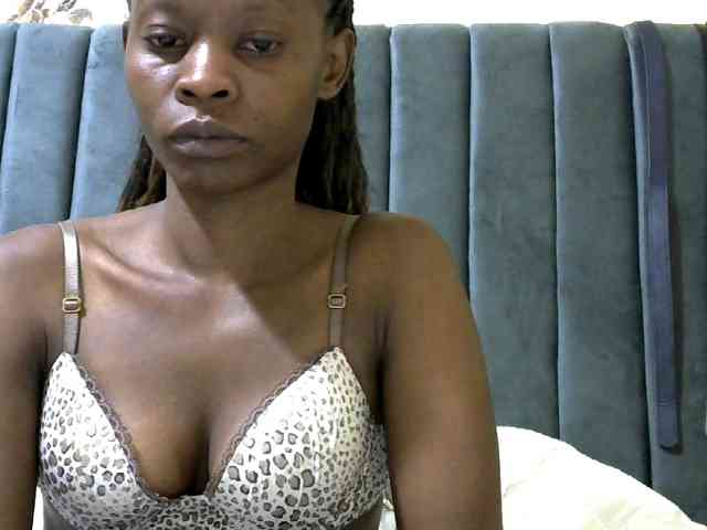 PrettyAlianah webcam
