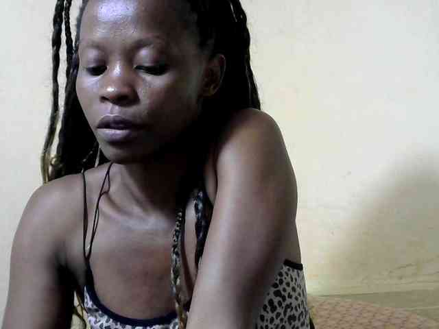 PrettyAlianah webcam