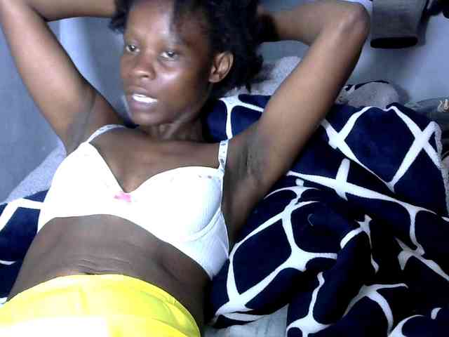 PrettyAlianah webcam