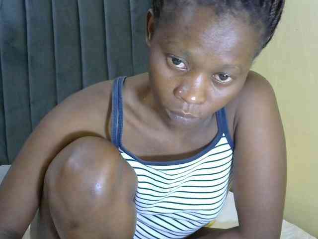 PrettyAlianah webcam