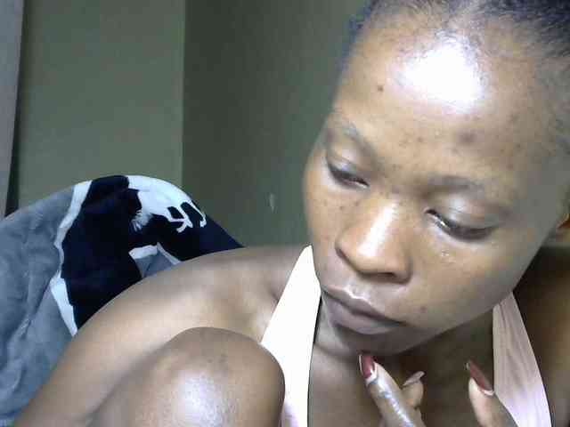 PrettyAlianah webcam