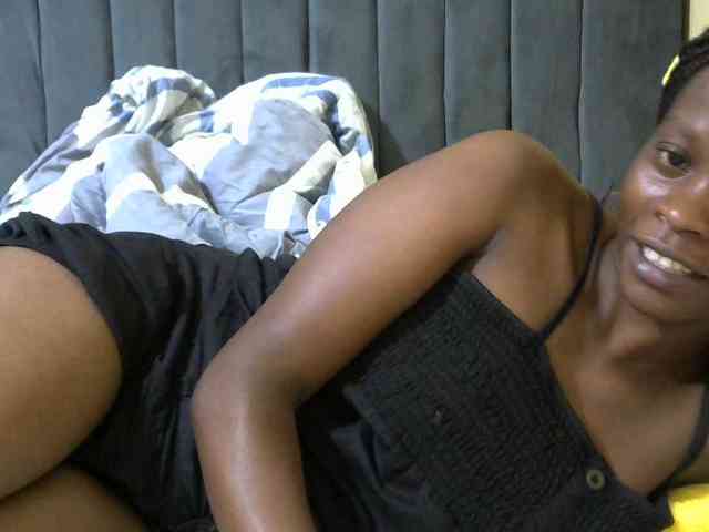 PrettyAlianah webcam