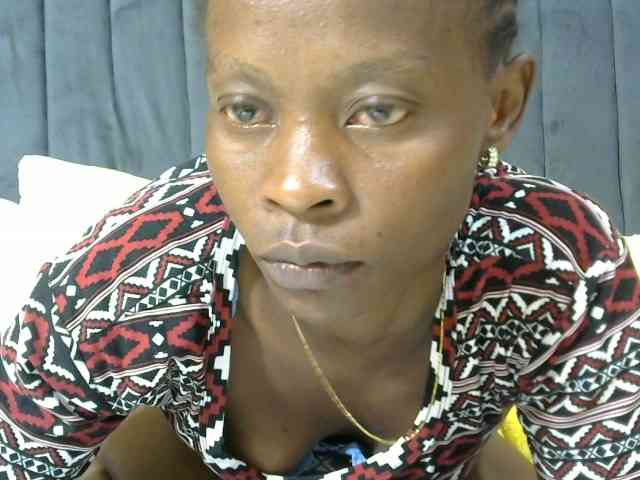 PrettyAlianah webcam