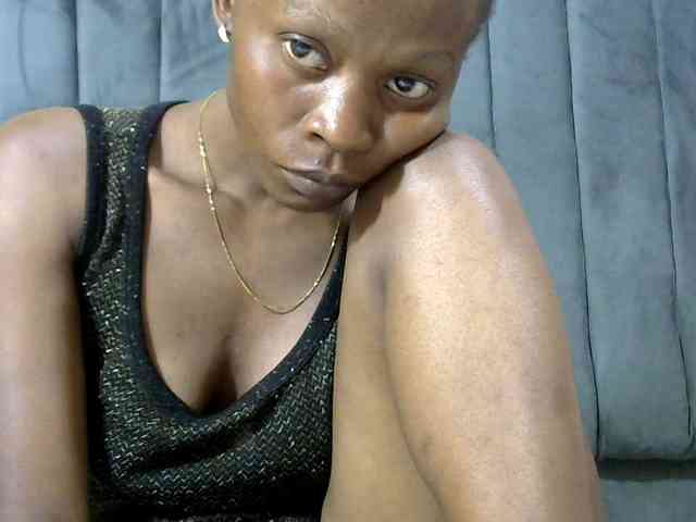 PrettyAlianah webcam