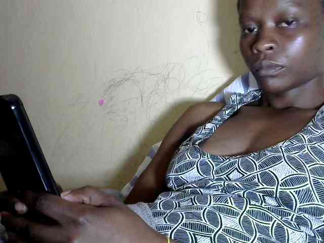 PrettyAlianah webcam