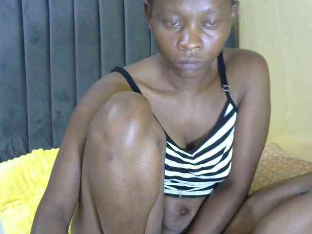 PrettyAlianah webcam