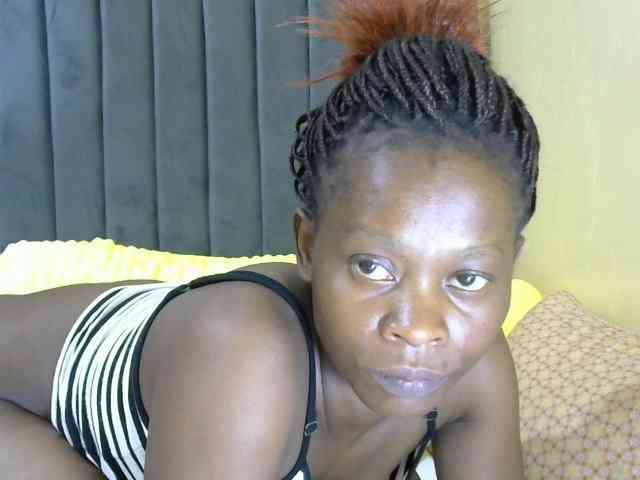 PrettyAlianah webcam