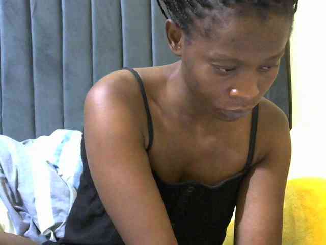 PrettyAlianah webcam