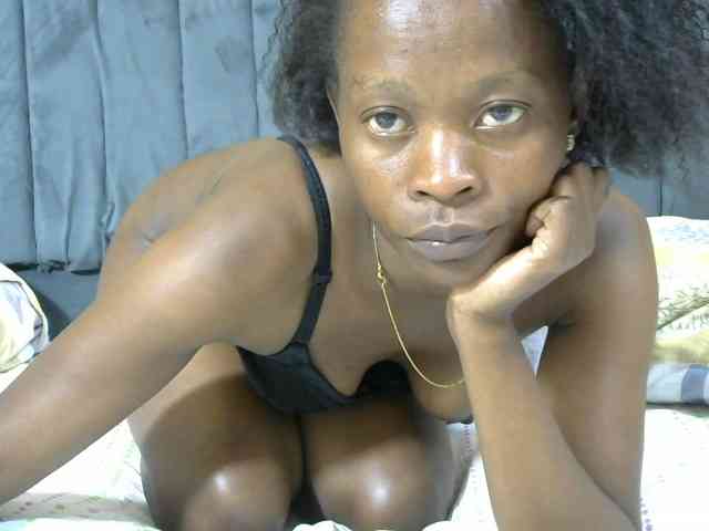 PrettyAlianah webcam