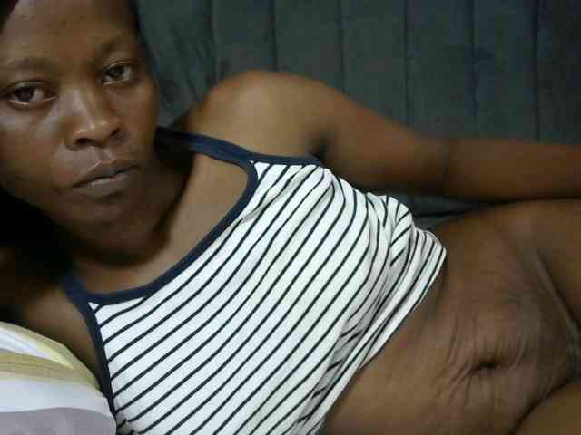 PrettyAlianah webcam