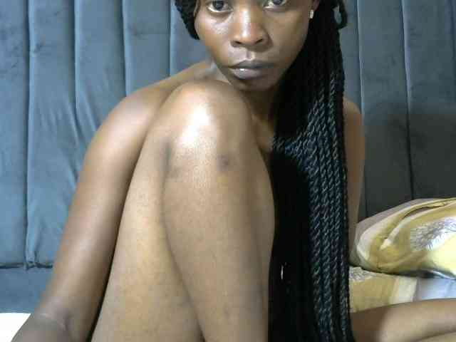 PrettyAlianah webcam