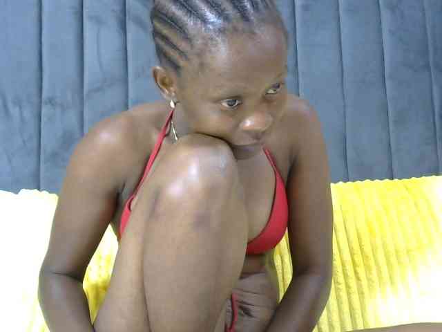 PrettyAlianah webcam