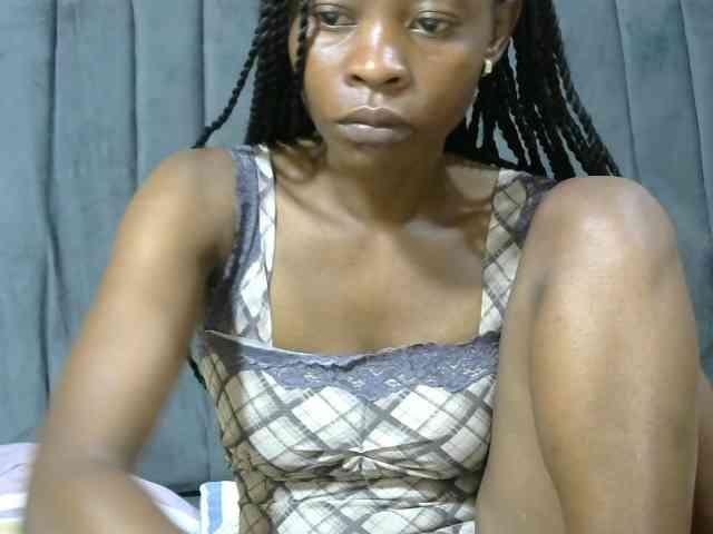 PrettyAlianah webcam