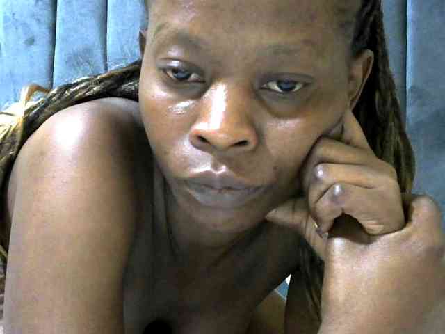 PrettyAlianah webcam