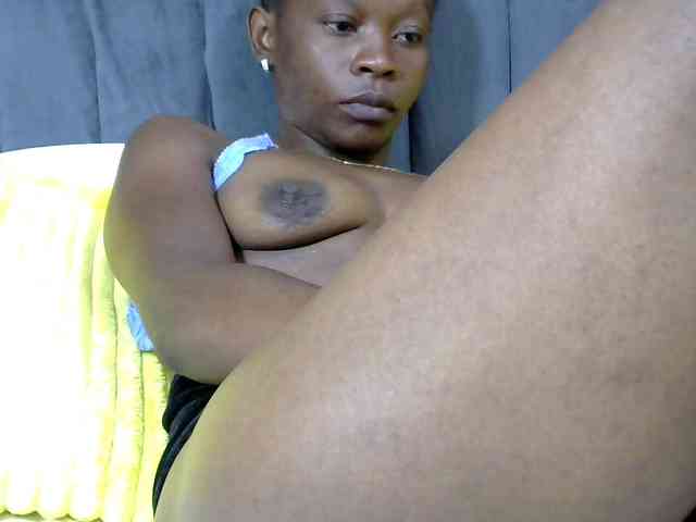 PrettyAlianah webcam