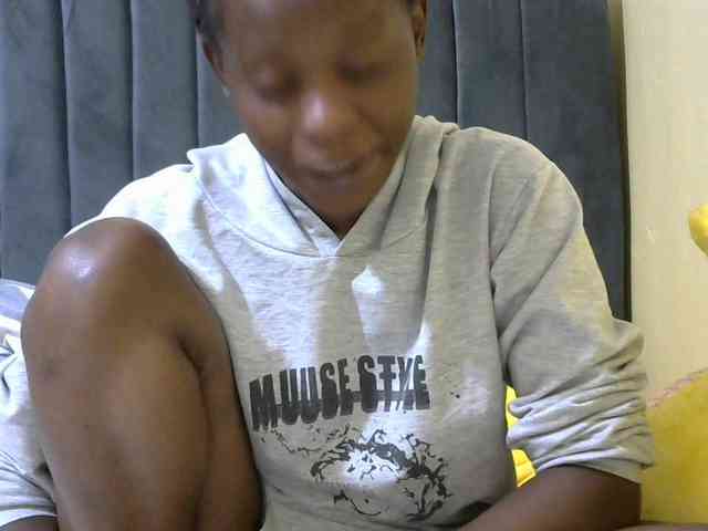 PrettyAlianah webcam